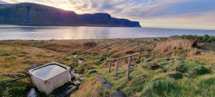Вілла Kirkjubraut - Church Street Talknafjordur Екстер'єр фото