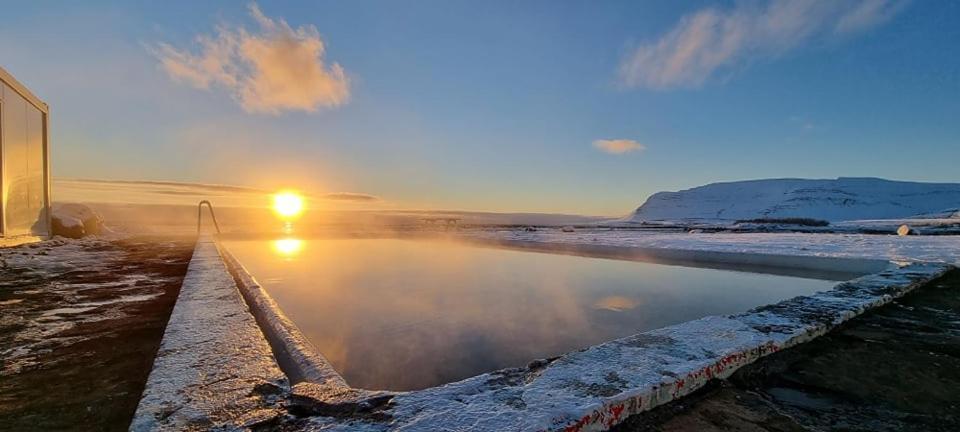Вілла Kirkjubraut - Church Street Talknafjordur Екстер'єр фото