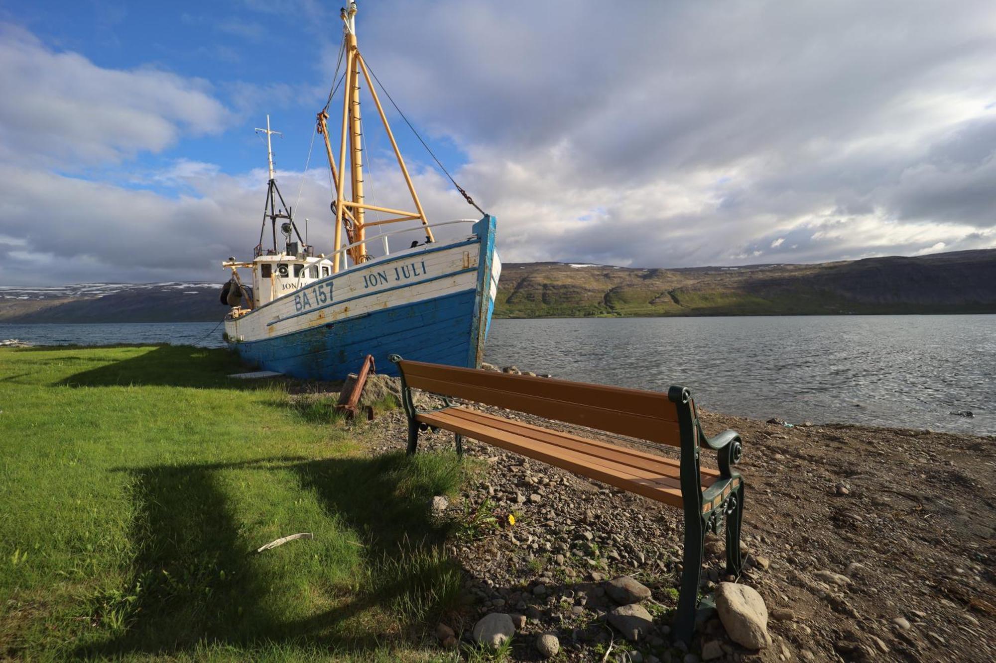 Вілла Kirkjubraut - Church Street Talknafjordur Екстер'єр фото